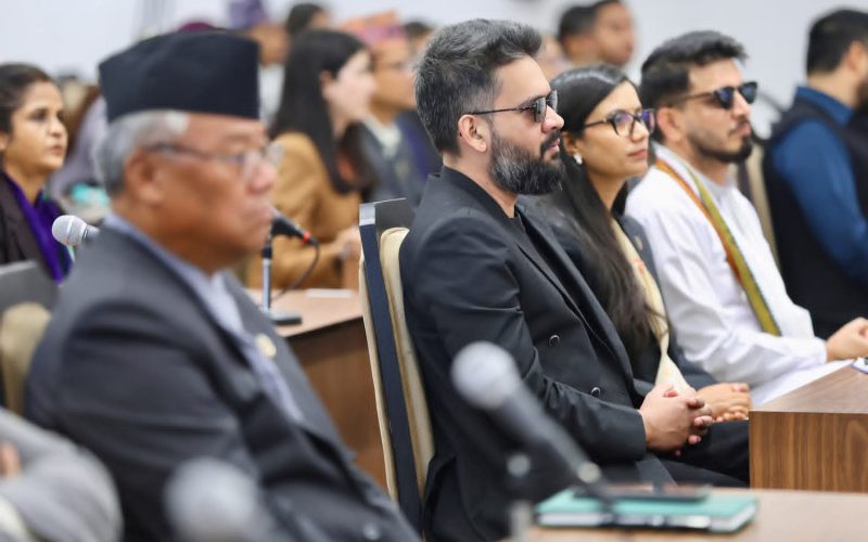 संसदबाट बालेनको ‘२० मिनेट’ बहिर्गमन: प्रतिपक्षीको दबाब र उठ्दै गरेका गम्भीर प्रश्नहरू
