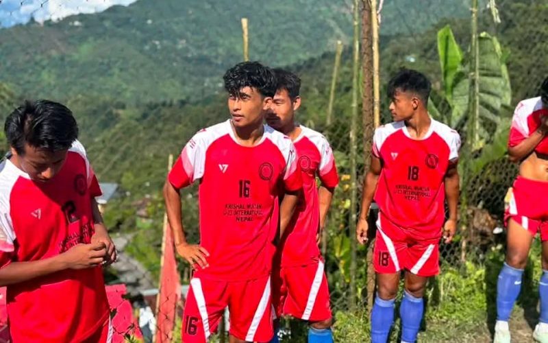 मुनसोङ फुटबल: साविक विजेता हेटौंडा फुटबल एकेडेमीको यात्रा सेमिफाइनलमा टुङ्गियो, लाङजिङ ब्वाइज फाइनलमा