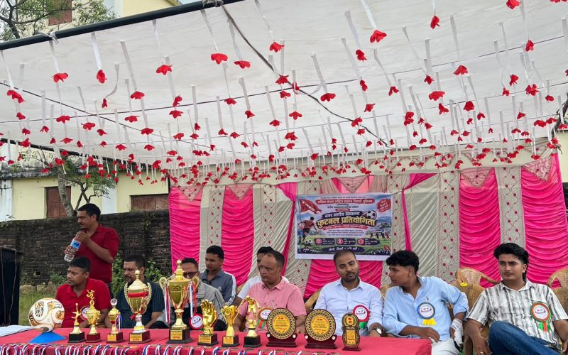 हेटौँडामा नगर स्तरीय विद्यालय फुटबल प्रतियोगिता सुरु: १६ विद्यालयको सहभागिता